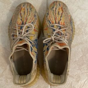 Men’s size 10 tennis shoe